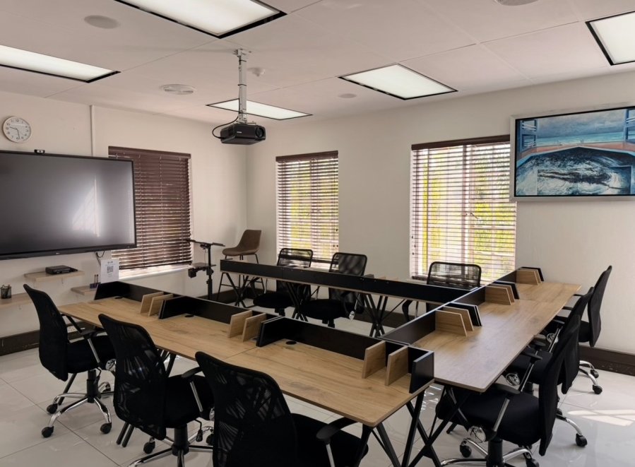 To Let Commercial Property for Rent in Randjespark Gauteng