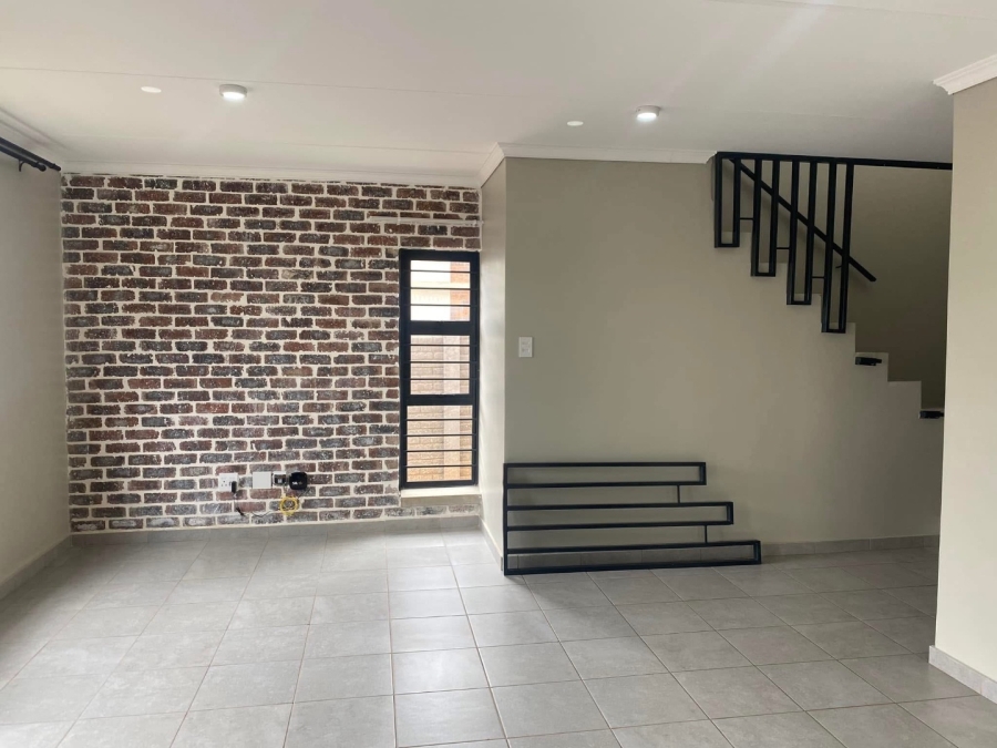 4 Bedroom Property for Sale in Lotus Gardens Gauteng