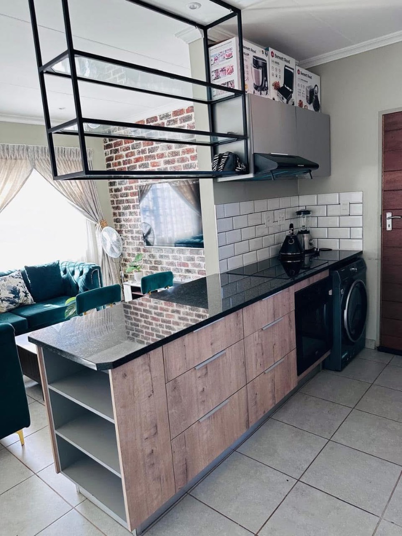 4 Bedroom Property for Sale in Lotus Gardens Gauteng
