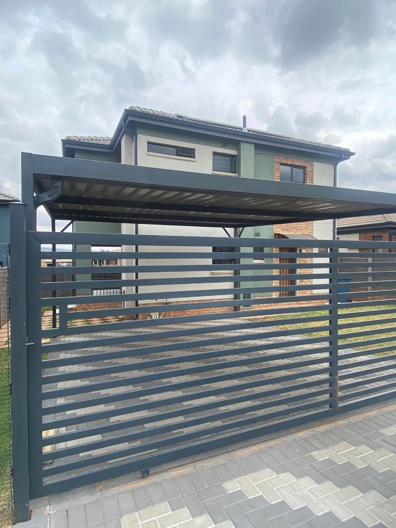 4 Bedroom Property for Sale in Lotus Gardens Gauteng