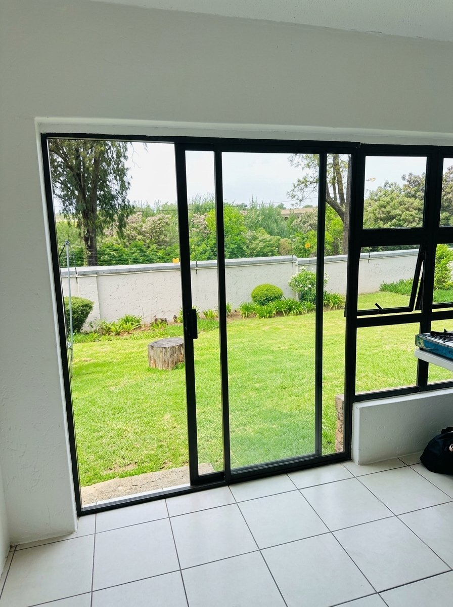 2 Bedroom Property for Sale in Buccleuch Gauteng