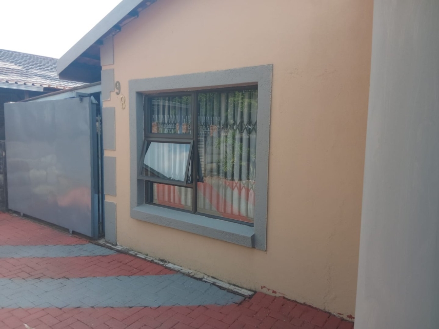 3 Bedroom Property for Sale in East Lynne Gauteng