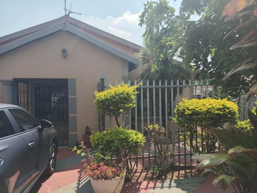 3 Bedroom Property for Sale in East Lynne Gauteng