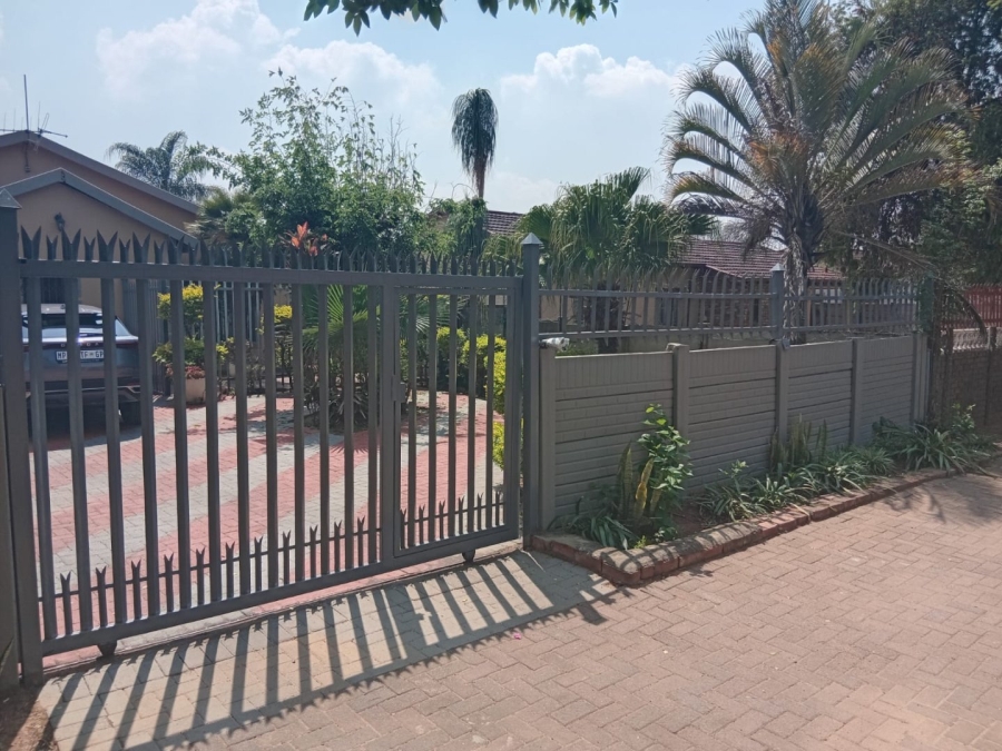 3 Bedroom Property for Sale in East Lynne Gauteng