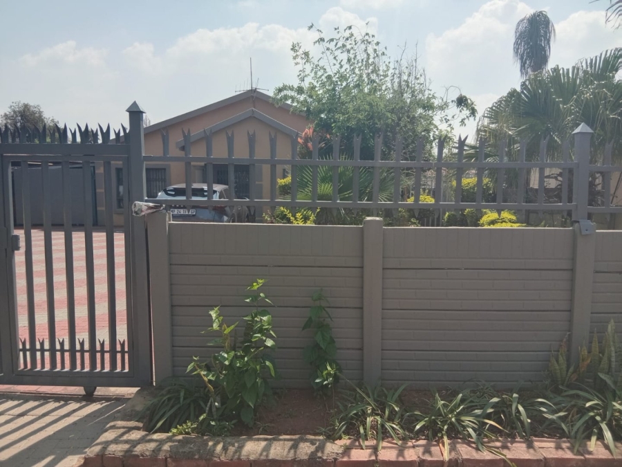 3 Bedroom Property for Sale in East Lynne Gauteng