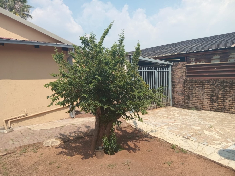 3 Bedroom Property for Sale in East Lynne Gauteng