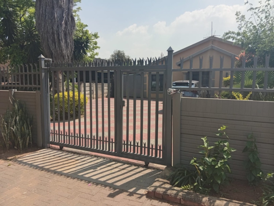 3 Bedroom Property for Sale in East Lynne Gauteng
