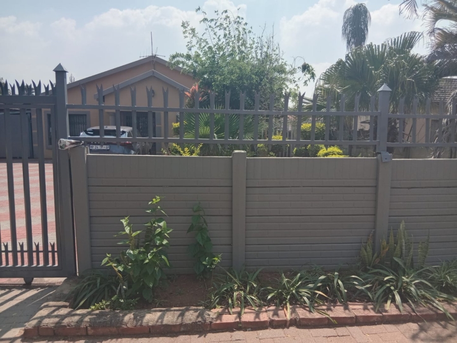 3 Bedroom Property for Sale in East Lynne Gauteng