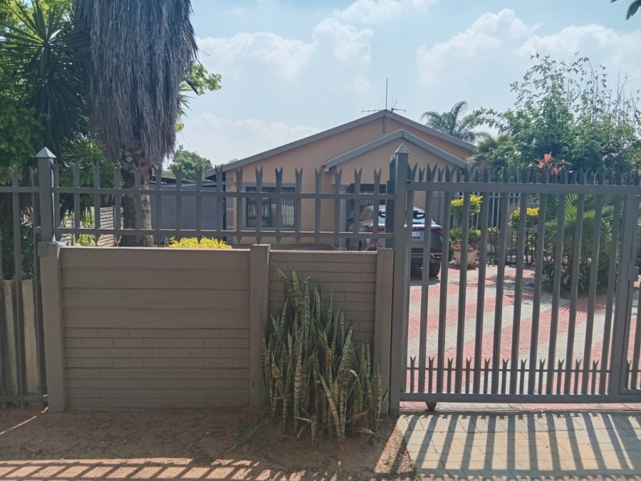3 Bedroom Property for Sale in East Lynne Gauteng