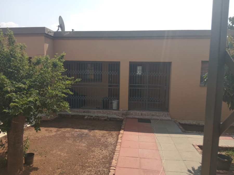 3 Bedroom Property for Sale in East Lynne Gauteng