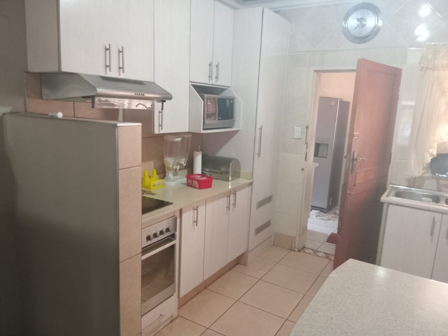 3 Bedroom Property for Sale in East Lynne Gauteng