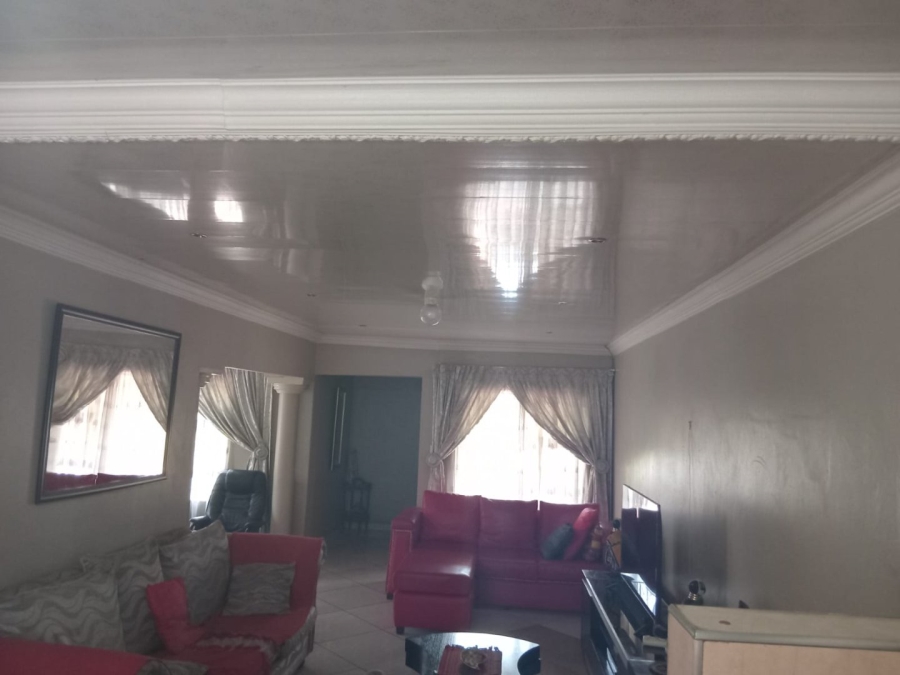 3 Bedroom Property for Sale in East Lynne Gauteng