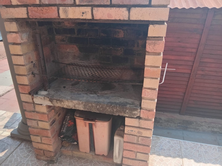 3 Bedroom Property for Sale in East Lynne Gauteng