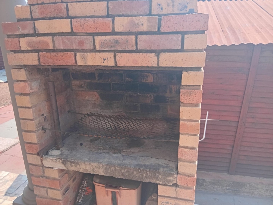 3 Bedroom Property for Sale in East Lynne Gauteng