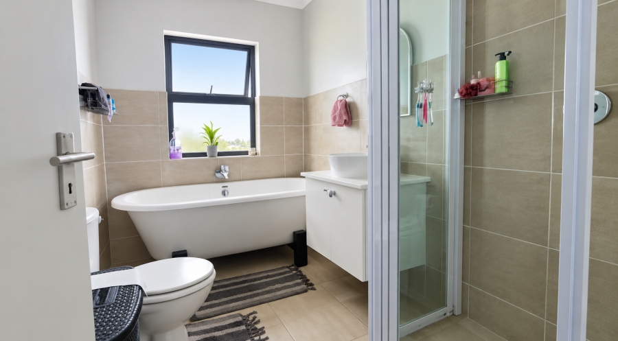 3 Bedroom Property for Sale in Rua Vista Gauteng