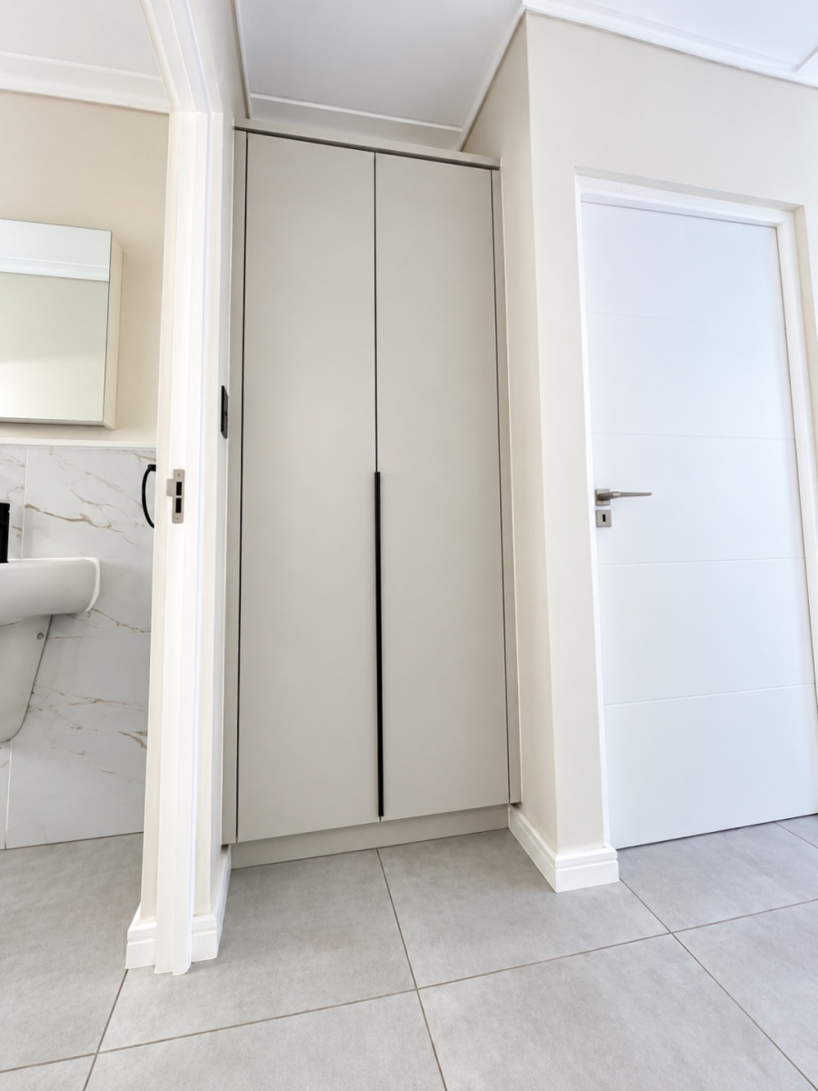 To Let 2 Bedroom Property for Rent in Crowthorne AH Gauteng