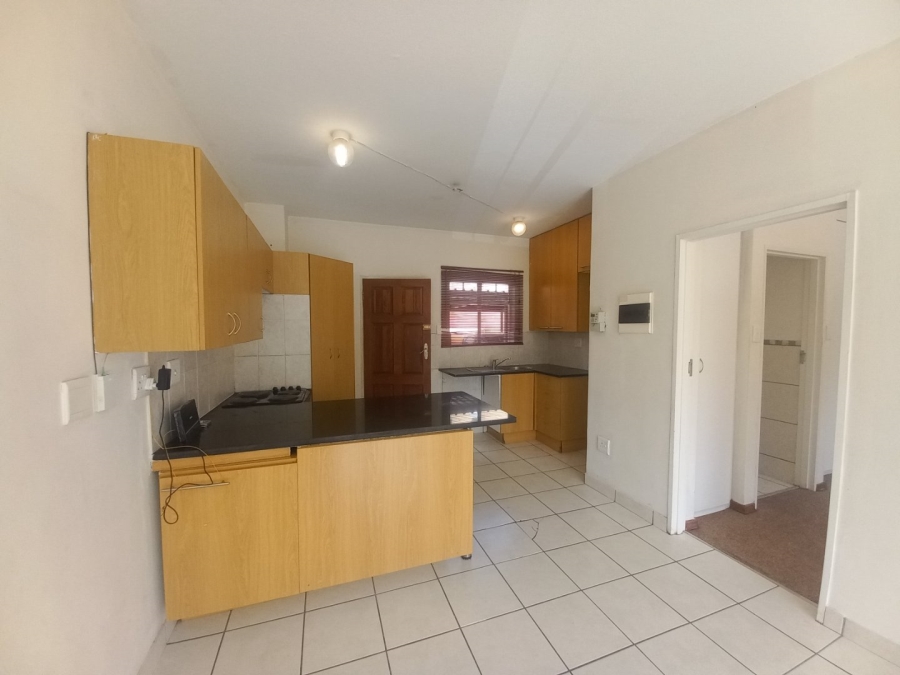 To Let 1 Bedroom Property for Rent in Kosmosdal Gauteng