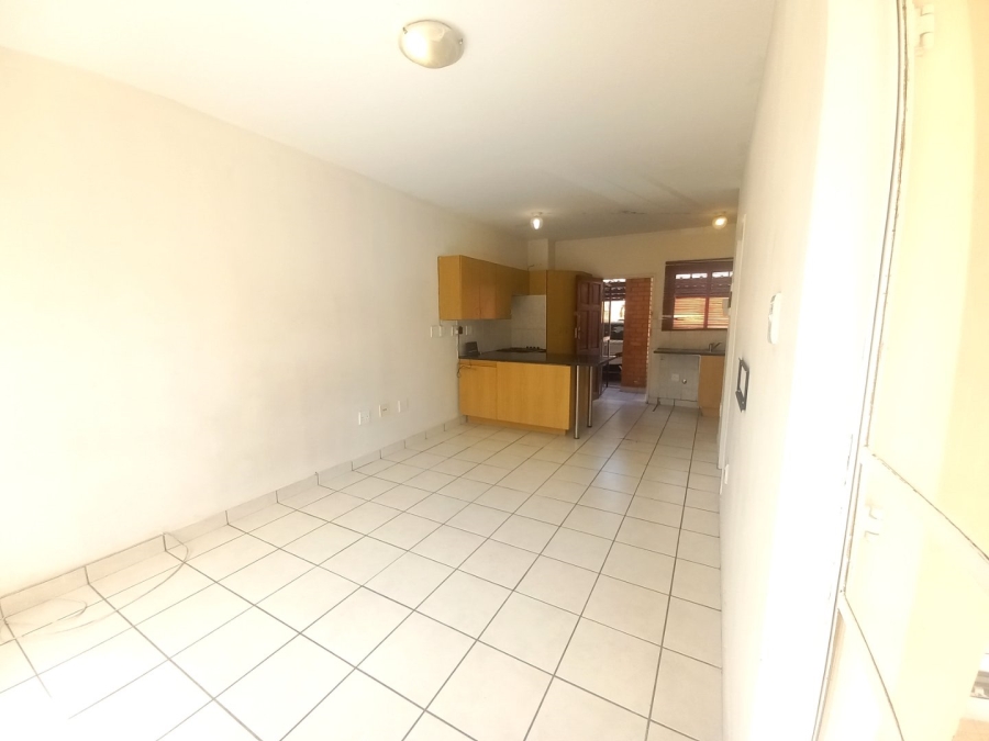 To Let 1 Bedroom Property for Rent in Kosmosdal Gauteng