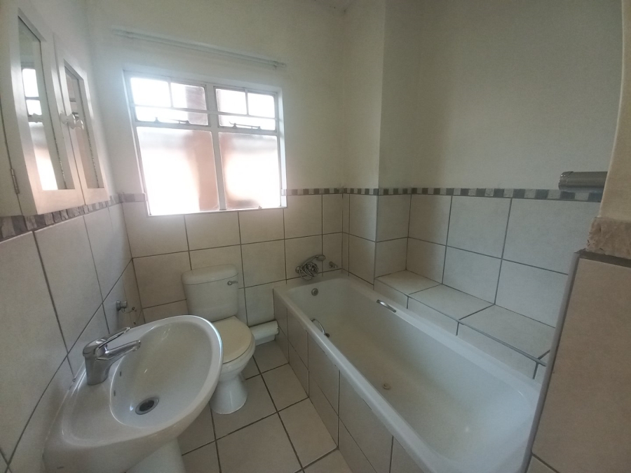 To Let 1 Bedroom Property for Rent in Kosmosdal Gauteng