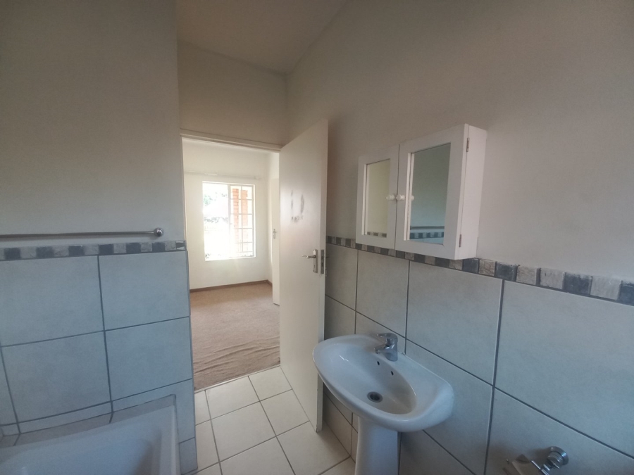 To Let 1 Bedroom Property for Rent in Kosmosdal Gauteng