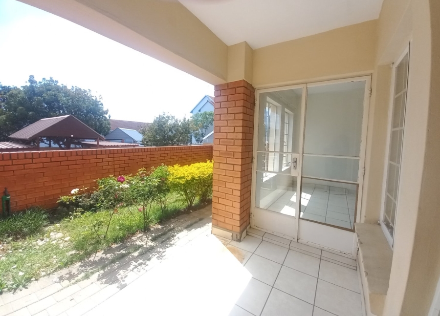 To Let 1 Bedroom Property for Rent in Kosmosdal Gauteng