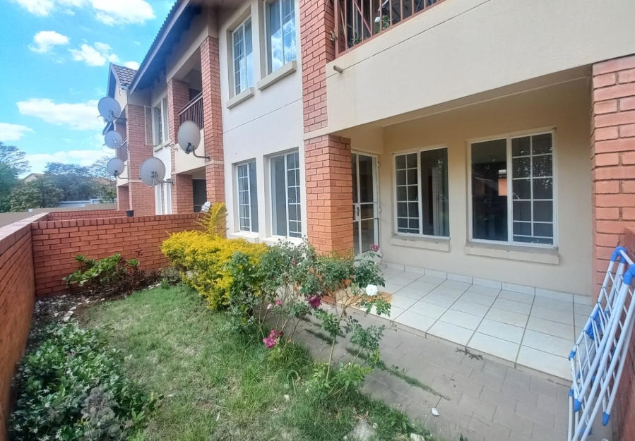 To Let 1 Bedroom Property for Rent in Kosmosdal Gauteng