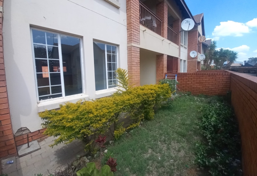 To Let 1 Bedroom Property for Rent in Kosmosdal Gauteng