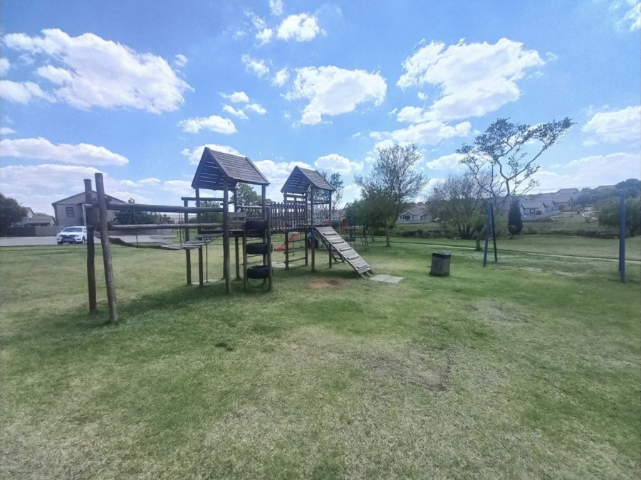 To Let 1 Bedroom Property for Rent in Kosmosdal Gauteng
