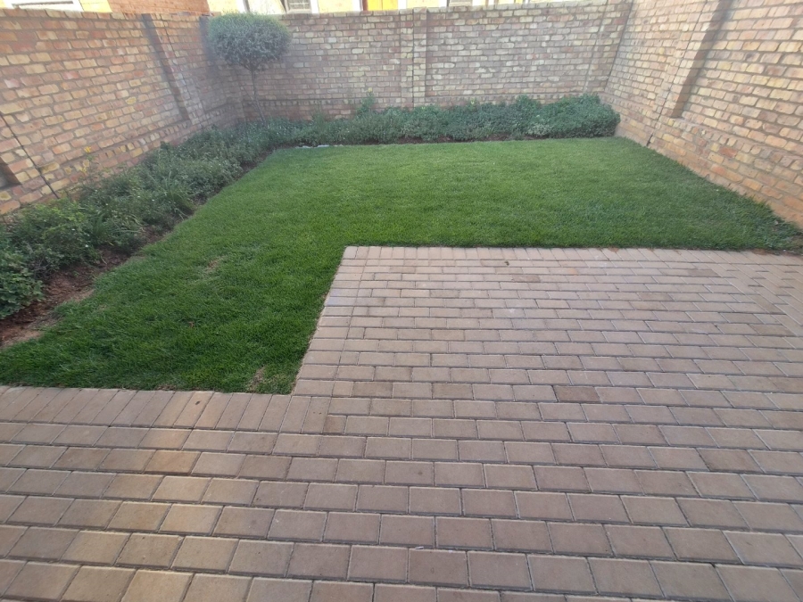 4 Bedroom Property for Sale in Willow Park Manor Gauteng