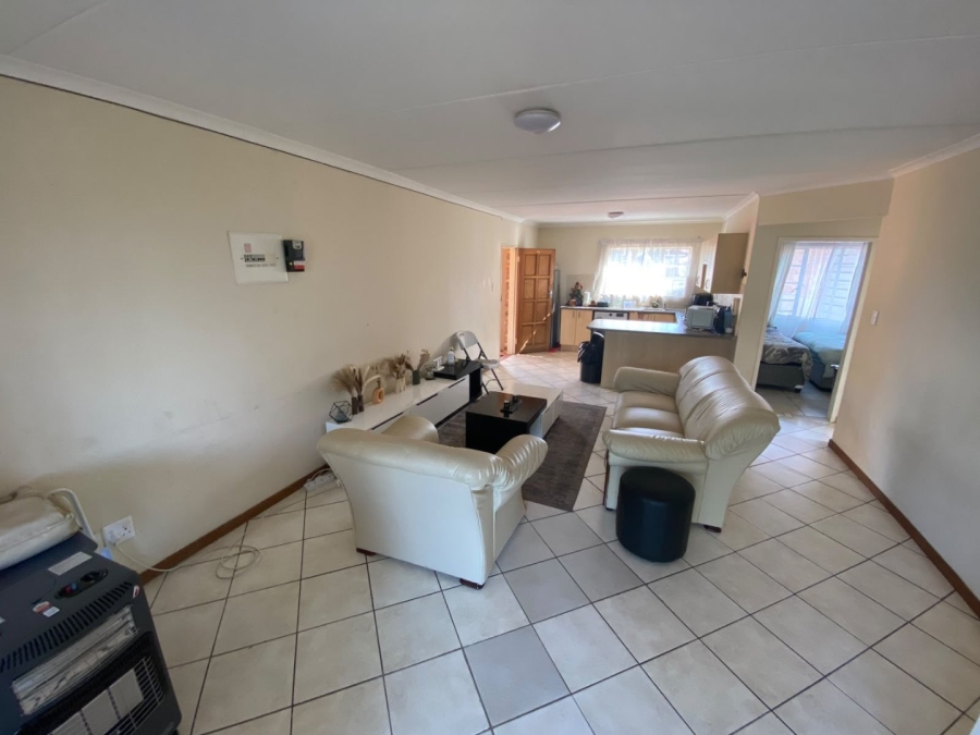 2 Bedroom Property for Sale in Heuweloord Gauteng