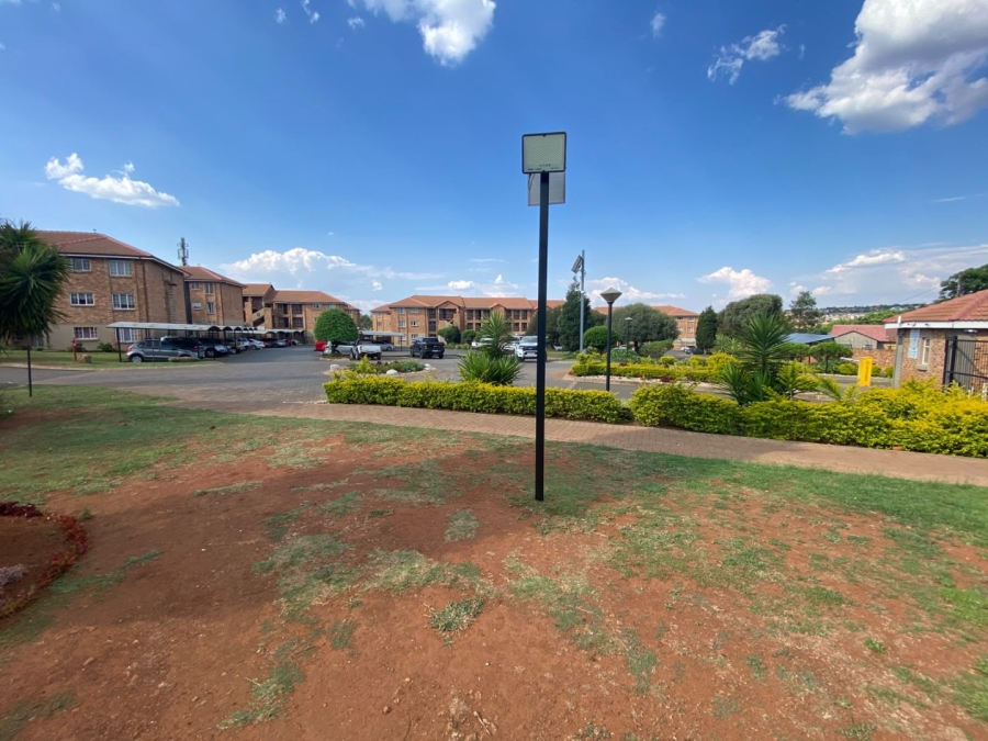 2 Bedroom Property for Sale in Heuweloord Gauteng