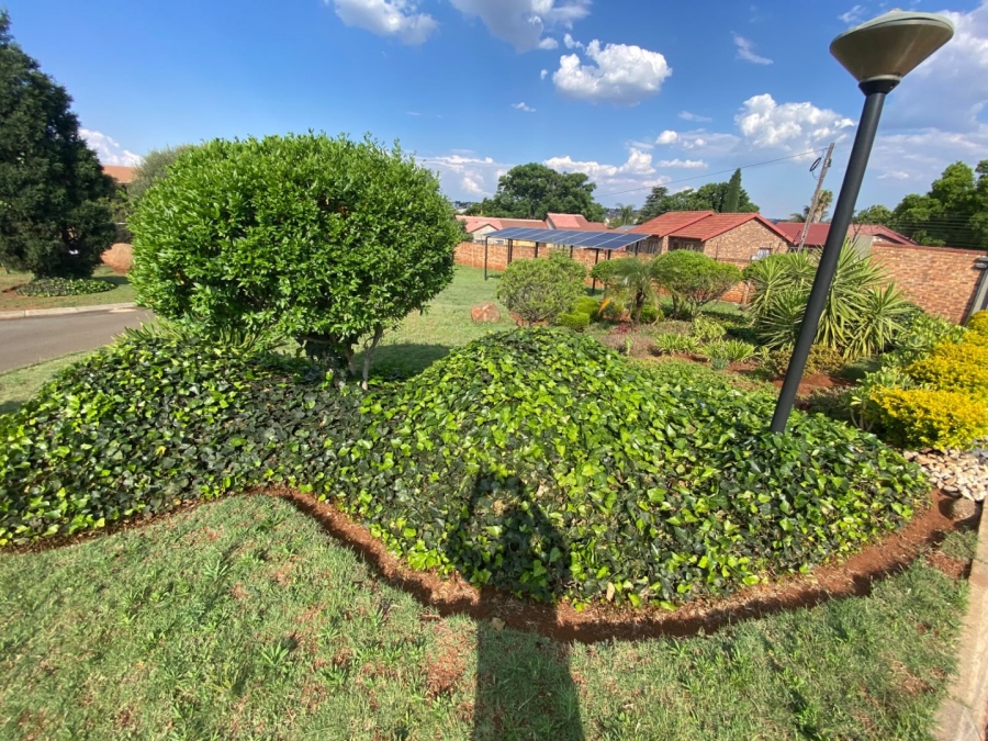 2 Bedroom Property for Sale in Heuweloord Gauteng