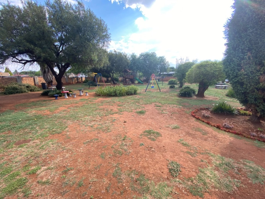 2 Bedroom Property for Sale in Heuweloord Gauteng