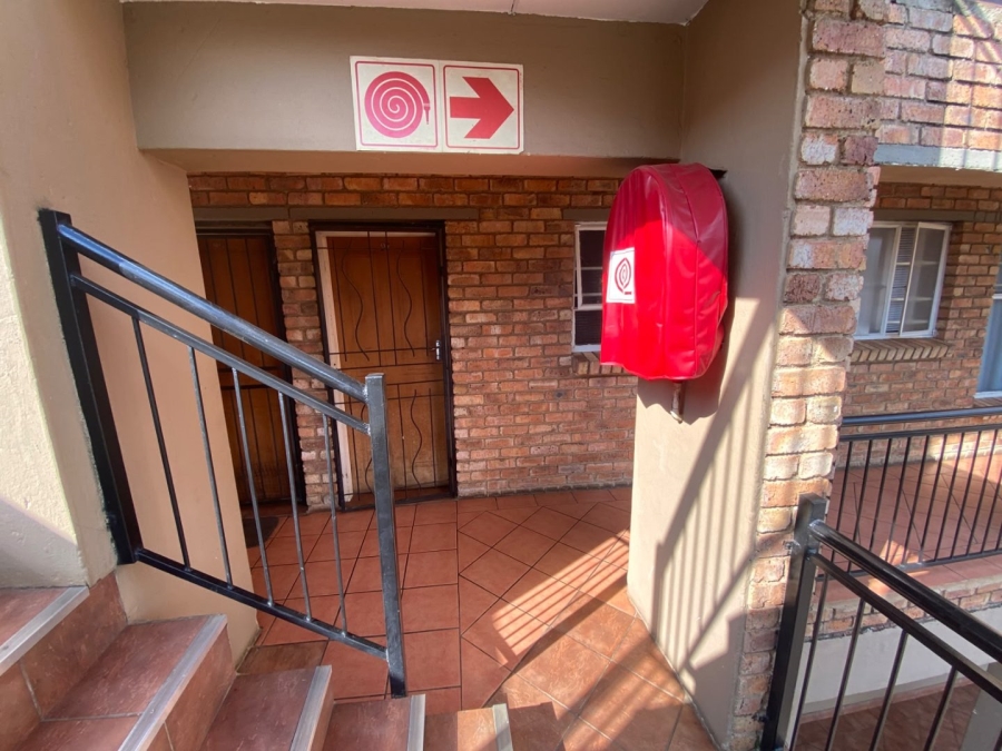 2 Bedroom Property for Sale in Heuweloord Gauteng
