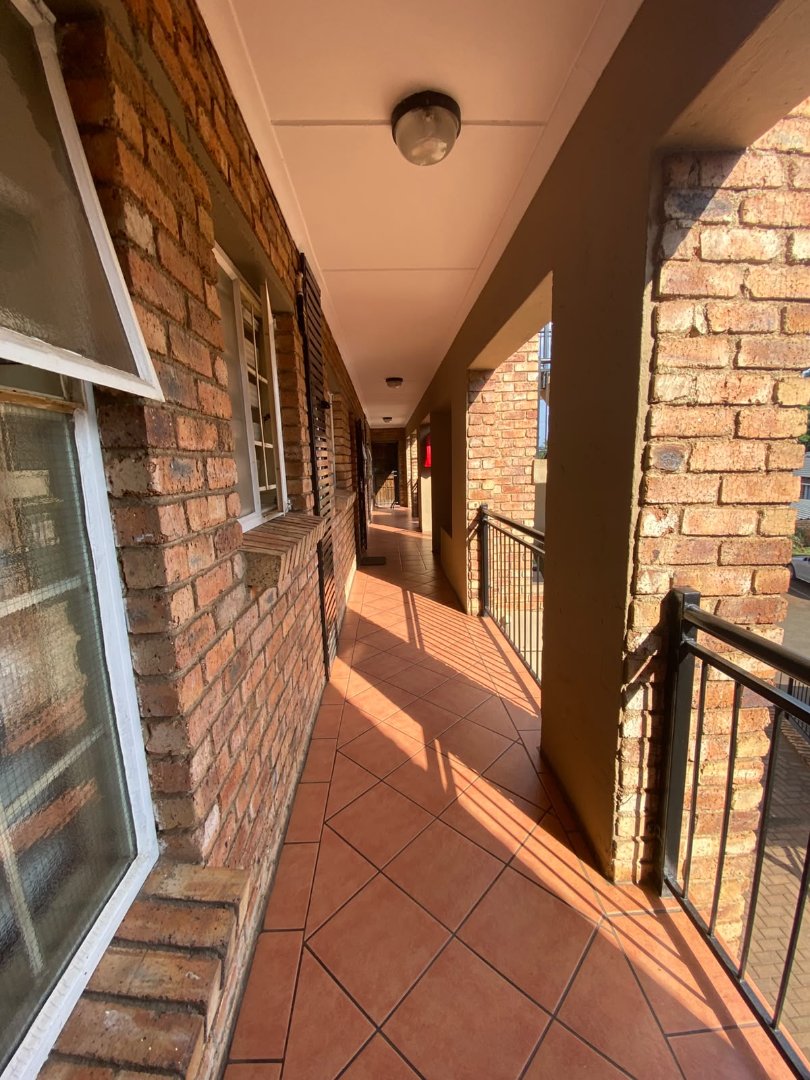 2 Bedroom Property for Sale in Heuweloord Gauteng