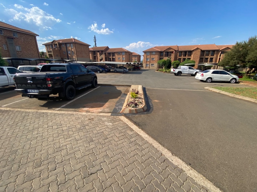 2 Bedroom Property for Sale in Heuweloord Gauteng