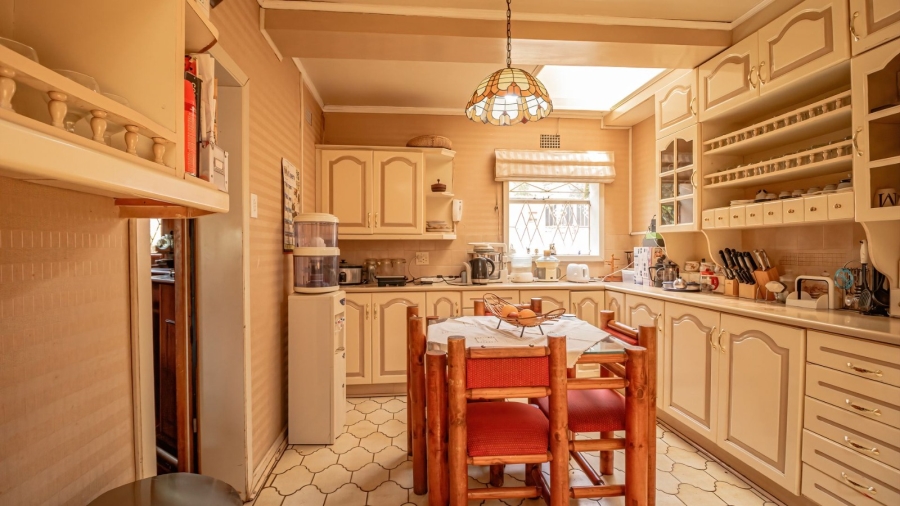 4 Bedroom Property for Sale in Mondeor Gauteng