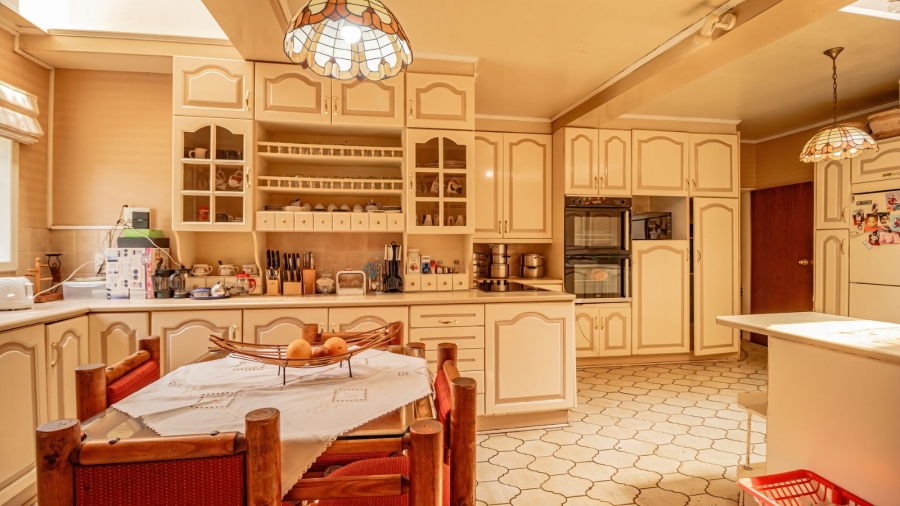 4 Bedroom Property for Sale in Mondeor Gauteng
