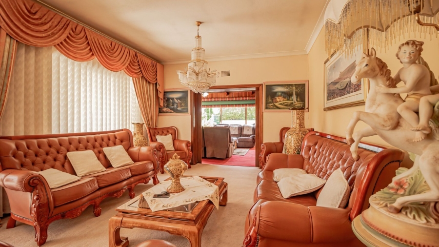 4 Bedroom Property for Sale in Mondeor Gauteng