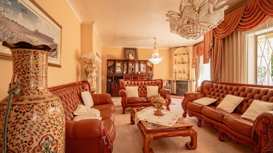 4 Bedroom Property for Sale in Mondeor Gauteng