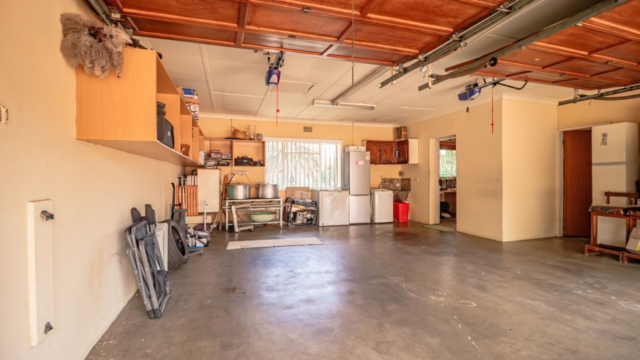 4 Bedroom Property for Sale in Mondeor Gauteng