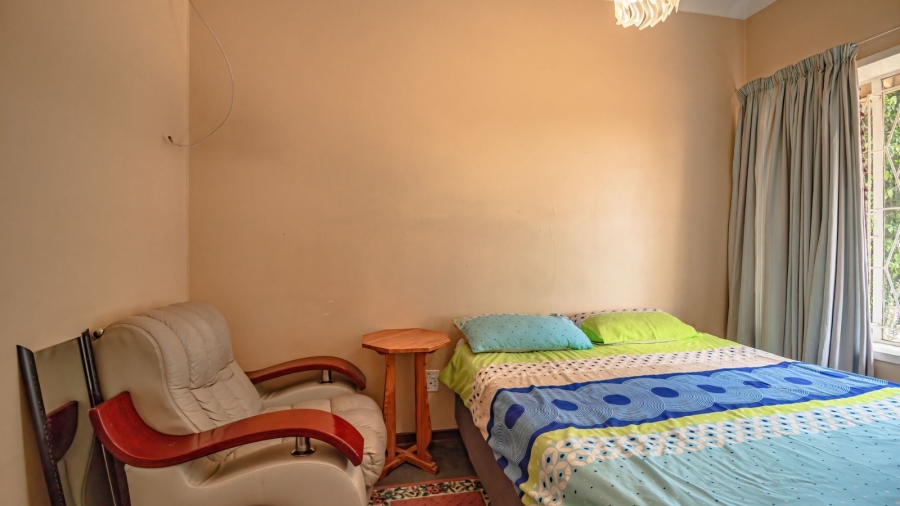 4 Bedroom Property for Sale in Mondeor Gauteng