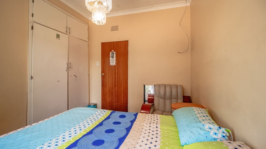 4 Bedroom Property for Sale in Mondeor Gauteng