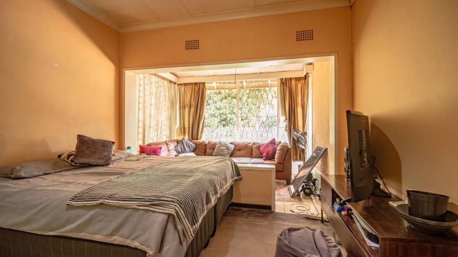 4 Bedroom Property for Sale in Mondeor Gauteng