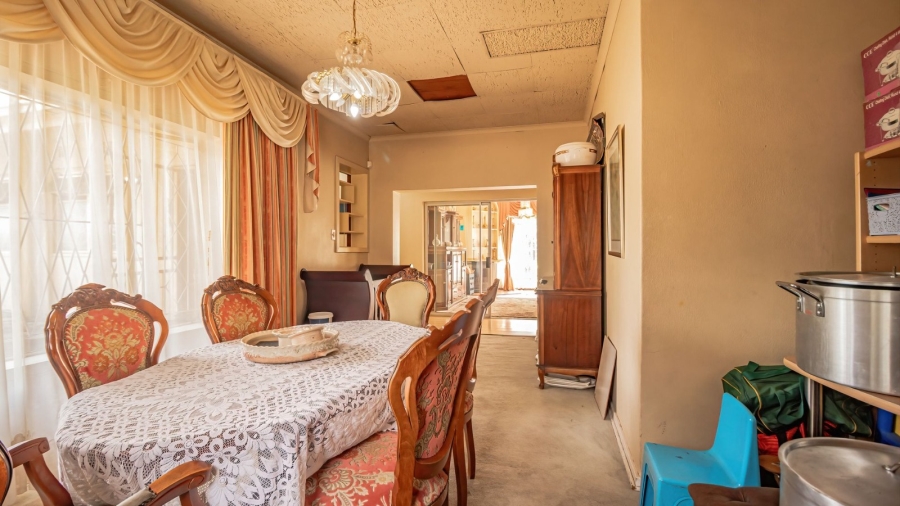 4 Bedroom Property for Sale in Mondeor Gauteng