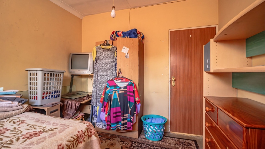 4 Bedroom Property for Sale in Mondeor Gauteng