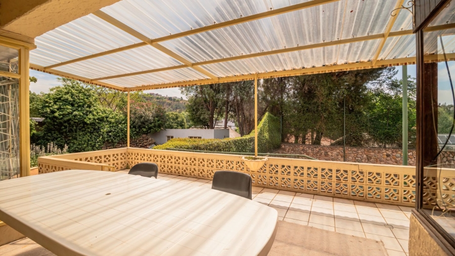 4 Bedroom Property for Sale in Mondeor Gauteng