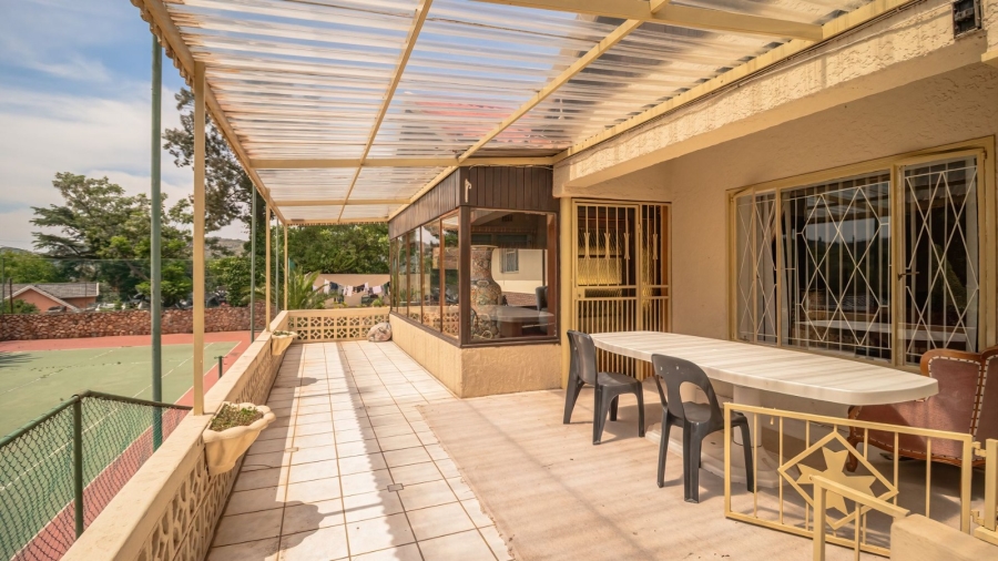 4 Bedroom Property for Sale in Mondeor Gauteng