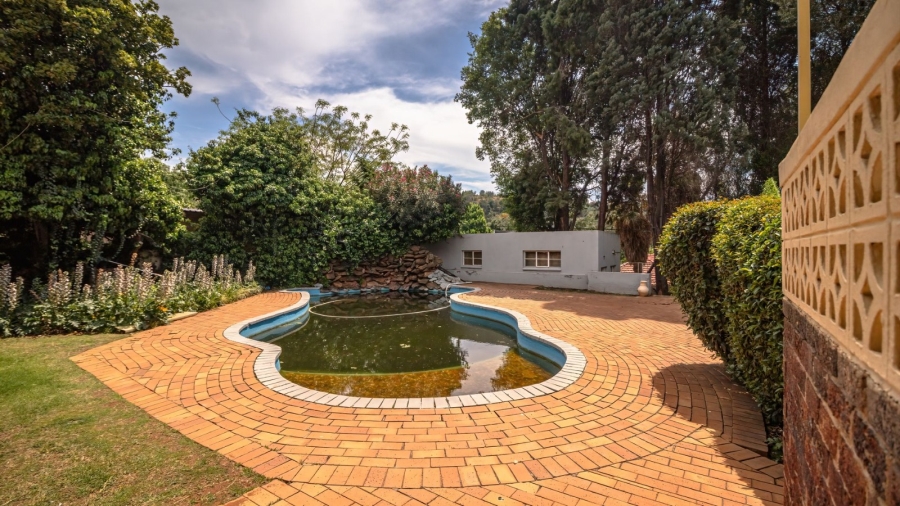 4 Bedroom Property for Sale in Mondeor Gauteng