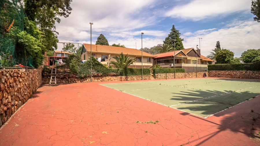 4 Bedroom Property for Sale in Mondeor Gauteng